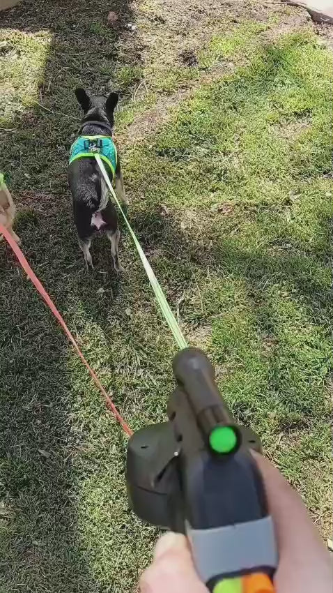 "Correa Retráctil Doble 360° con Linterna LED"